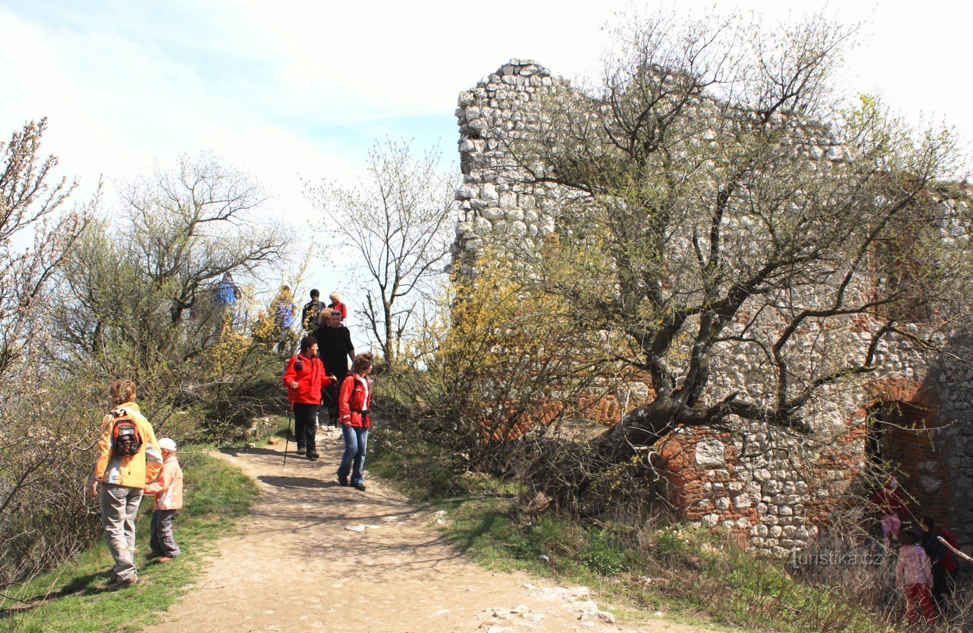 La Castelul Fecioarei
