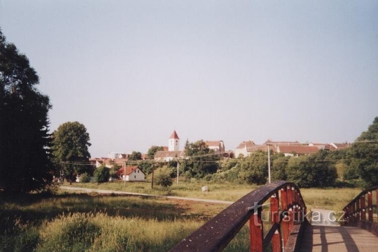 An der Fußgängerbrücke über Blanica