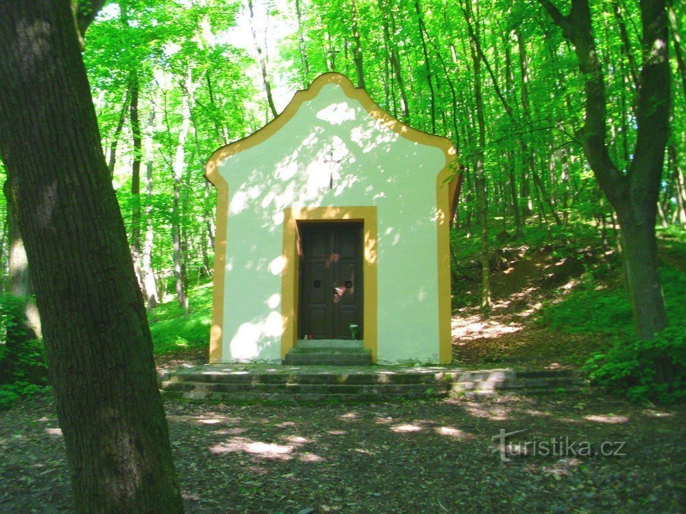 En la capilla de peregrinación de la Virgen María desde 1873 cerca del pueblo de Kostelec cerca de Holešov