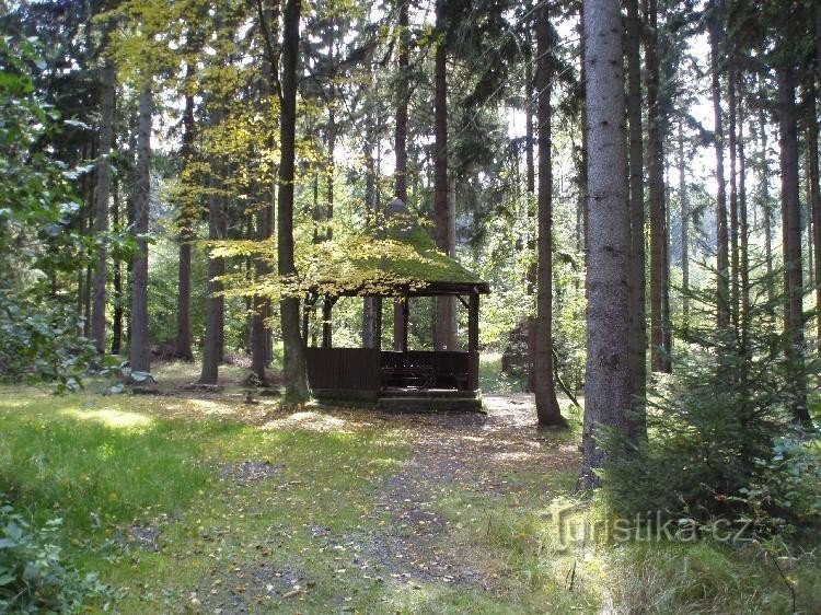 perto da nascente Křinice: um mirante onde a nascente está escondida