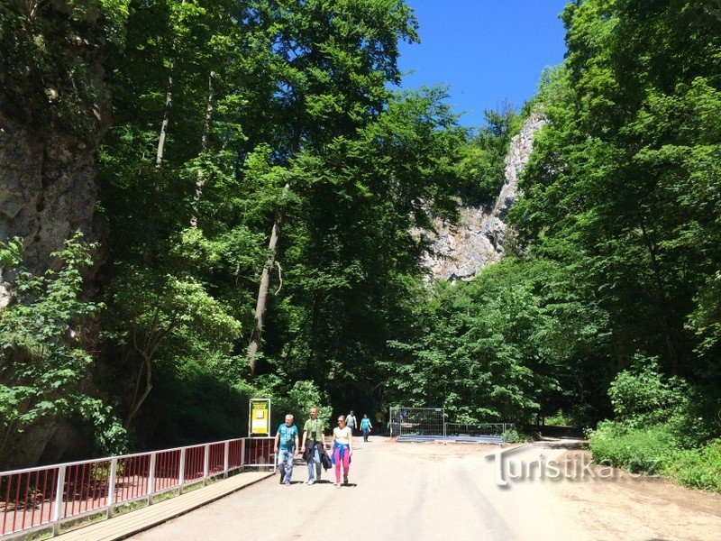 en las cuevas de Punkevní