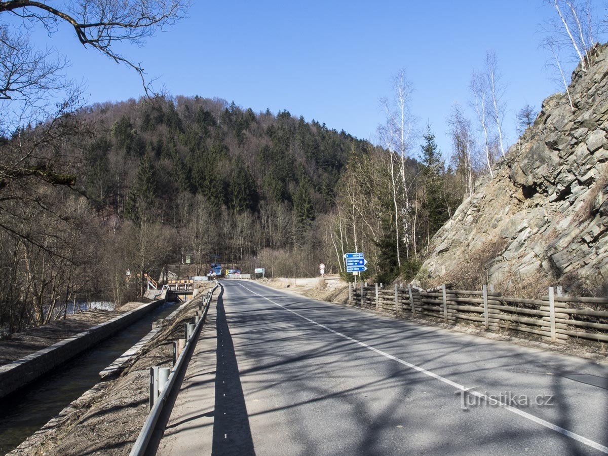 Am Zusammenfluss der Flüsse Morava und Krupa