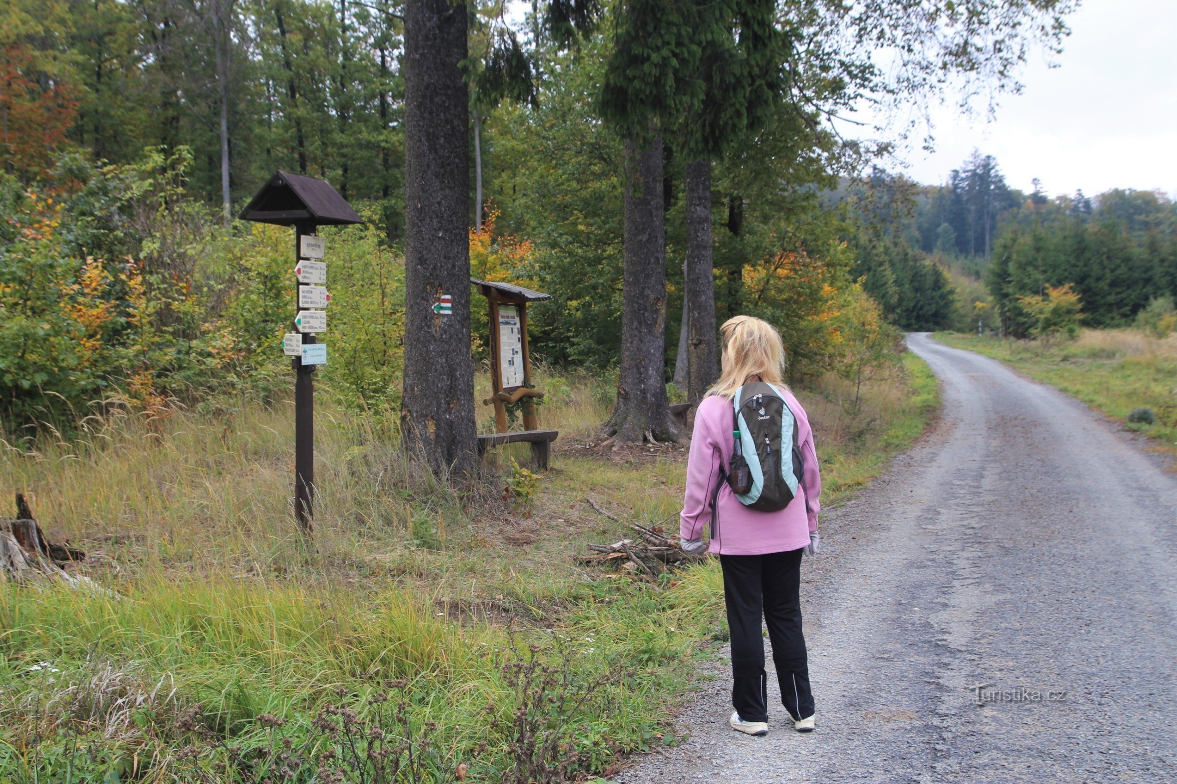 An der touristischen Kreuzung Pod Bukovec