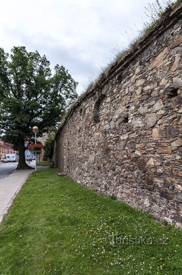 Aan de oostelijke muur van Prachatice