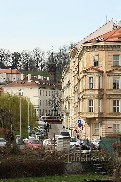 Em Železná lávka, vista da ponte de Mánes