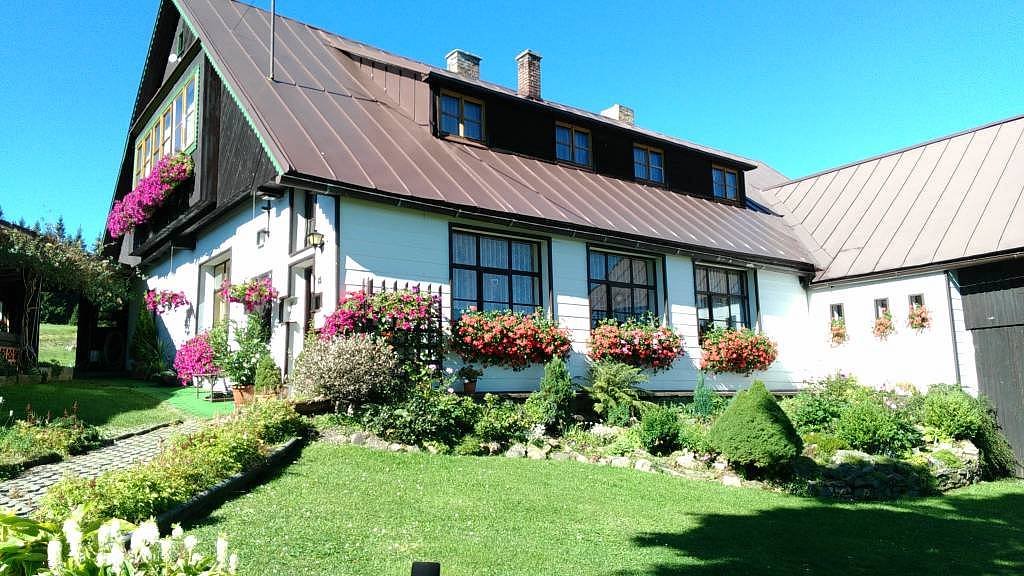 accommodatie "Na Churáňov", huisje in de zomer