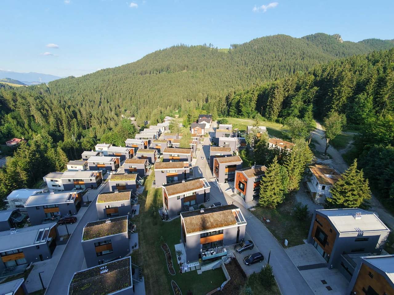 Údolí - apartmán je u lesa, tj. jako první z celé zástavby