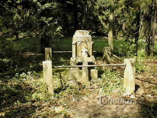 Brtnice valley - stone cross
