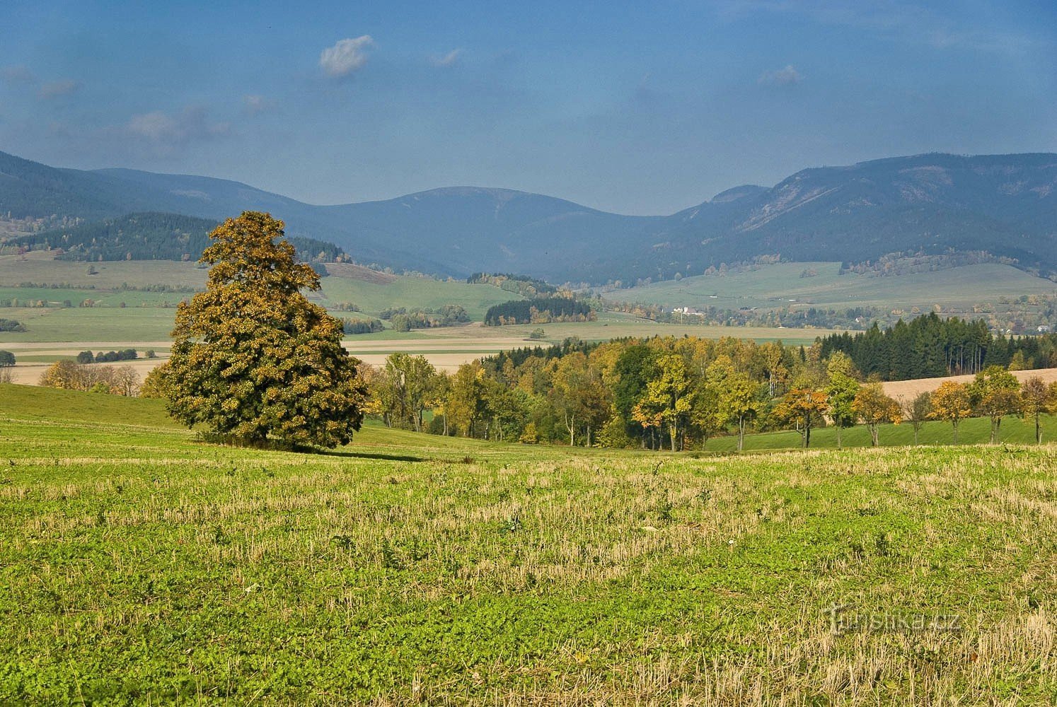 El valle de Morava debajo de Králický Sněžnik