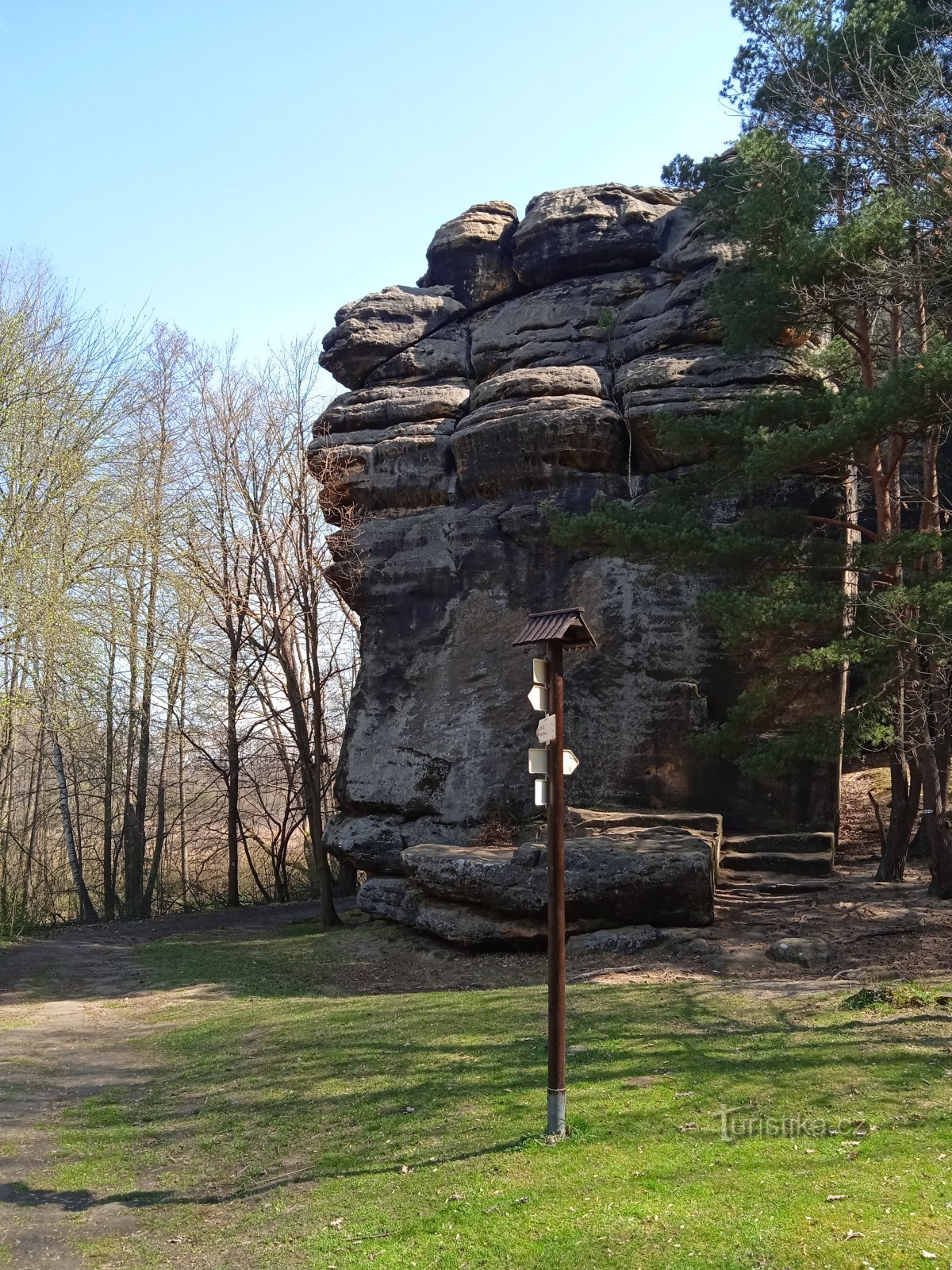 údolí Peklo-.Skautská skála