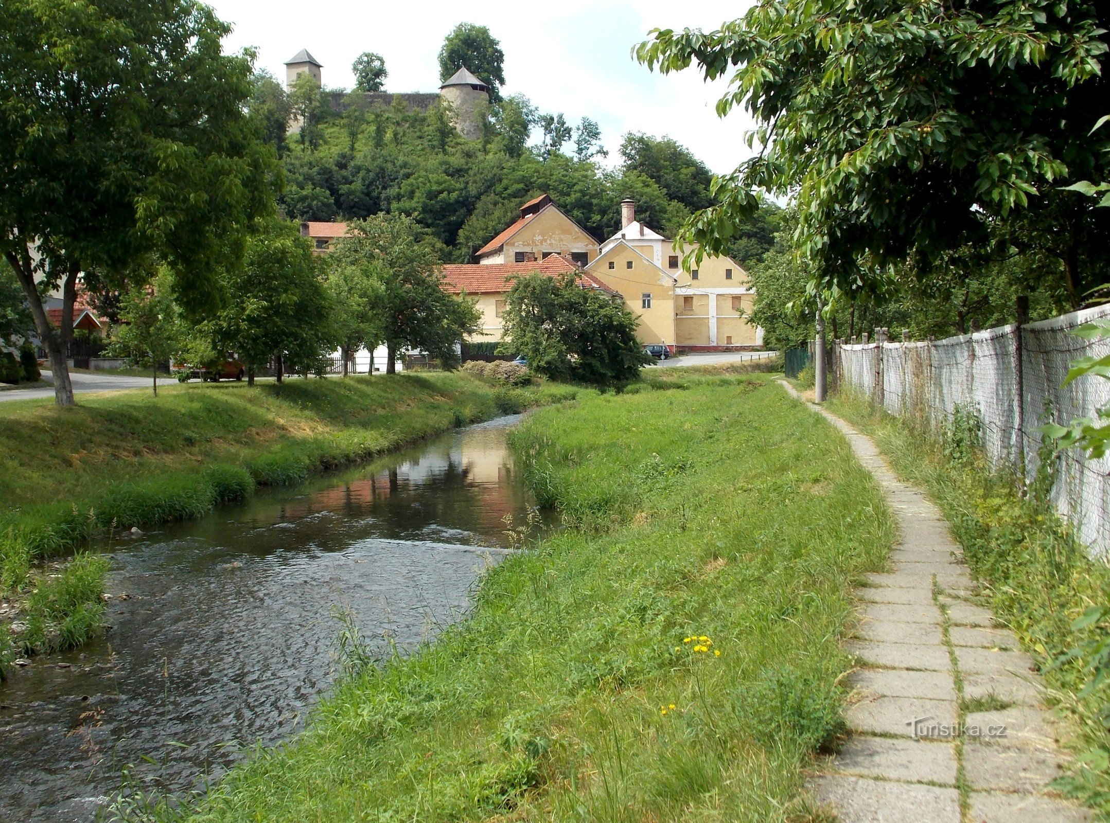 Valea râului Brumovka în Brumov - Bylnice