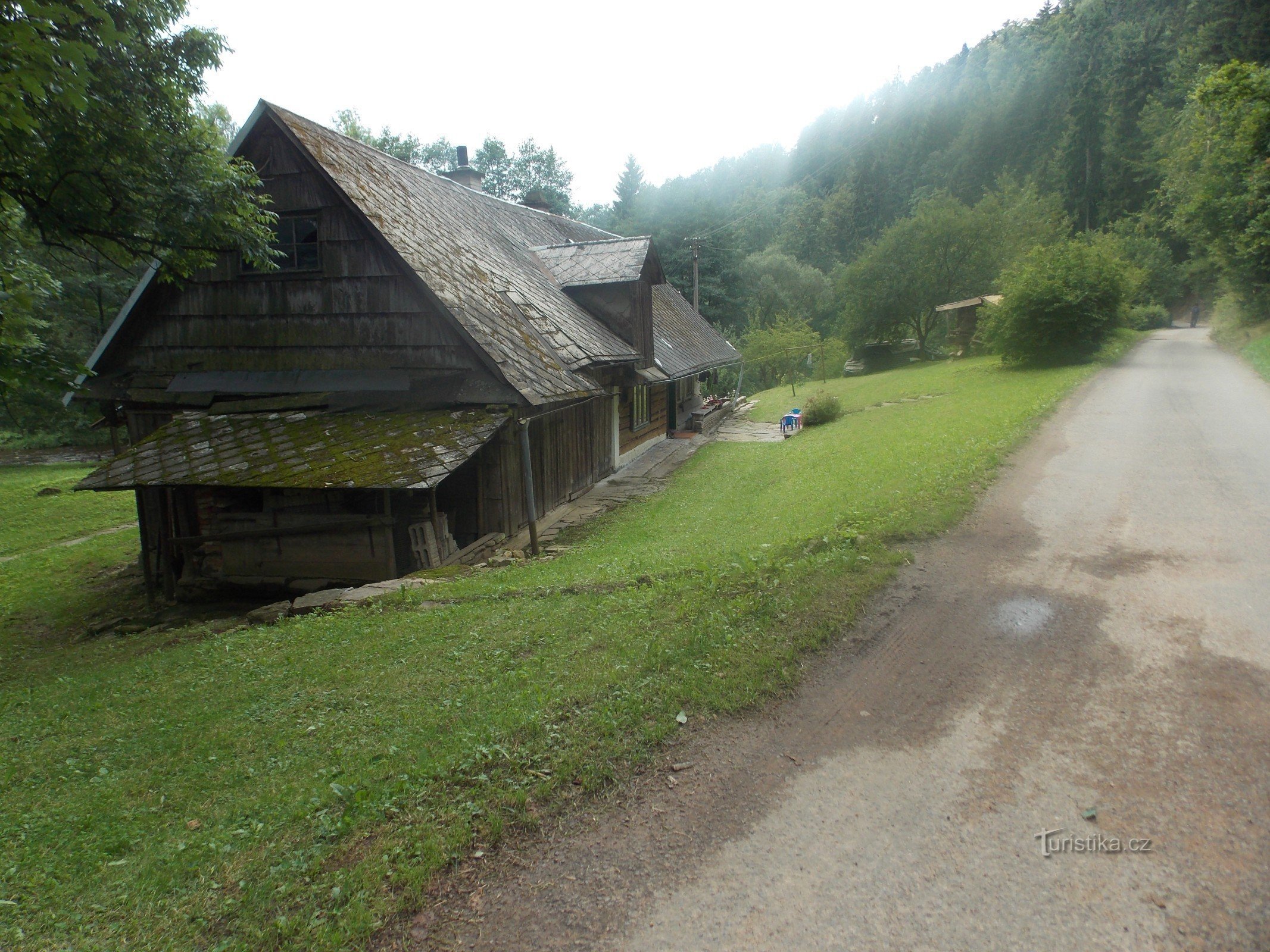 À travers la vallée de l'Orlice sauvage - à travers la passerelle du contrebandier