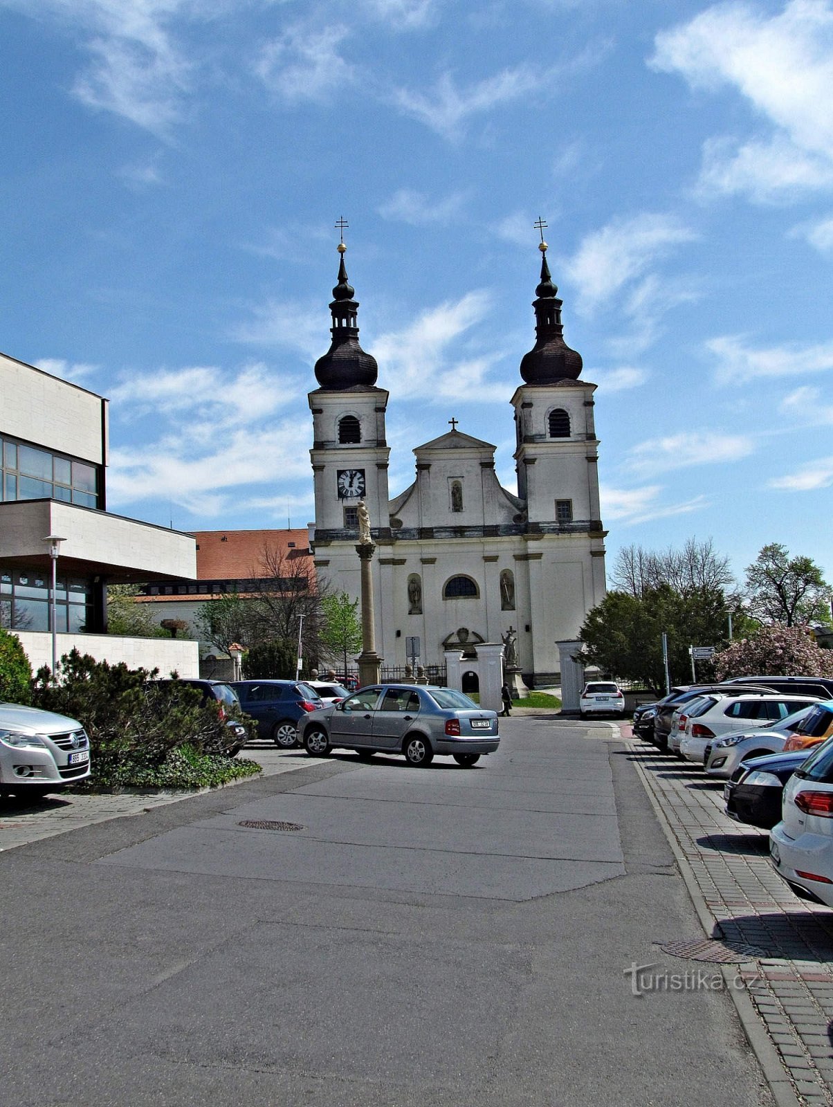 Jungfru Marias himmelsfärds katedral i Uherskobrod