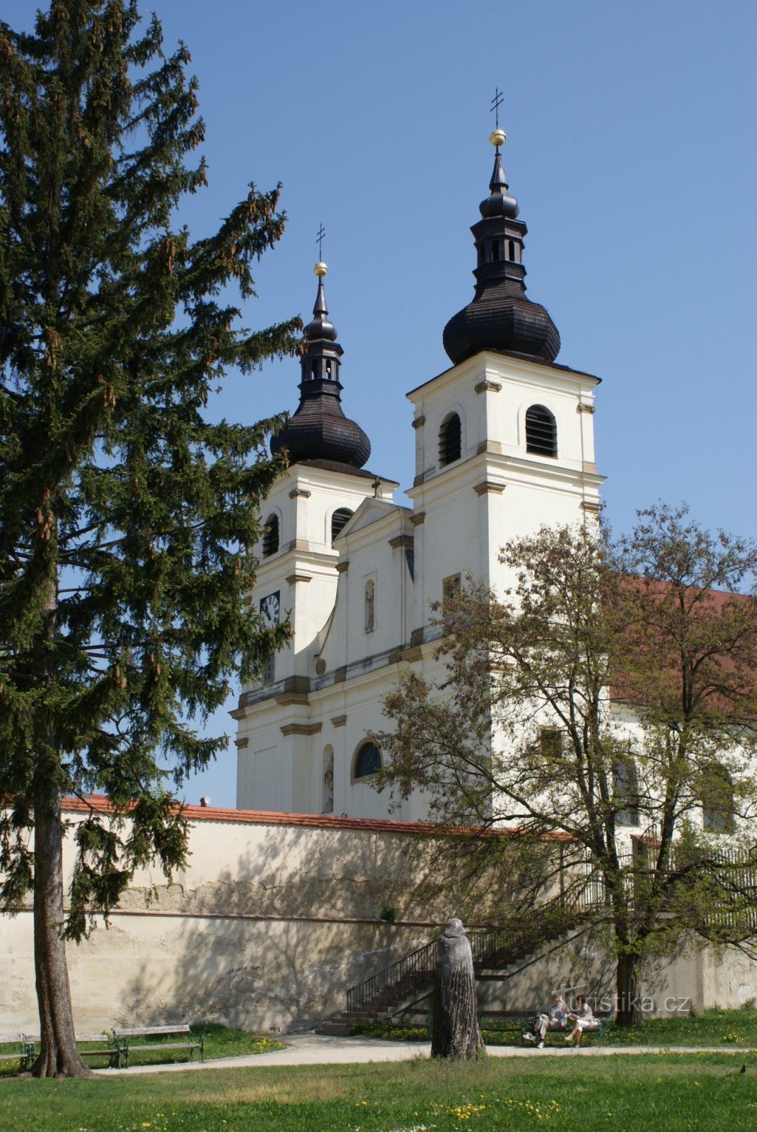 Uherský Brod – Domonkos kolostor a Nagyboldogasszony templommal