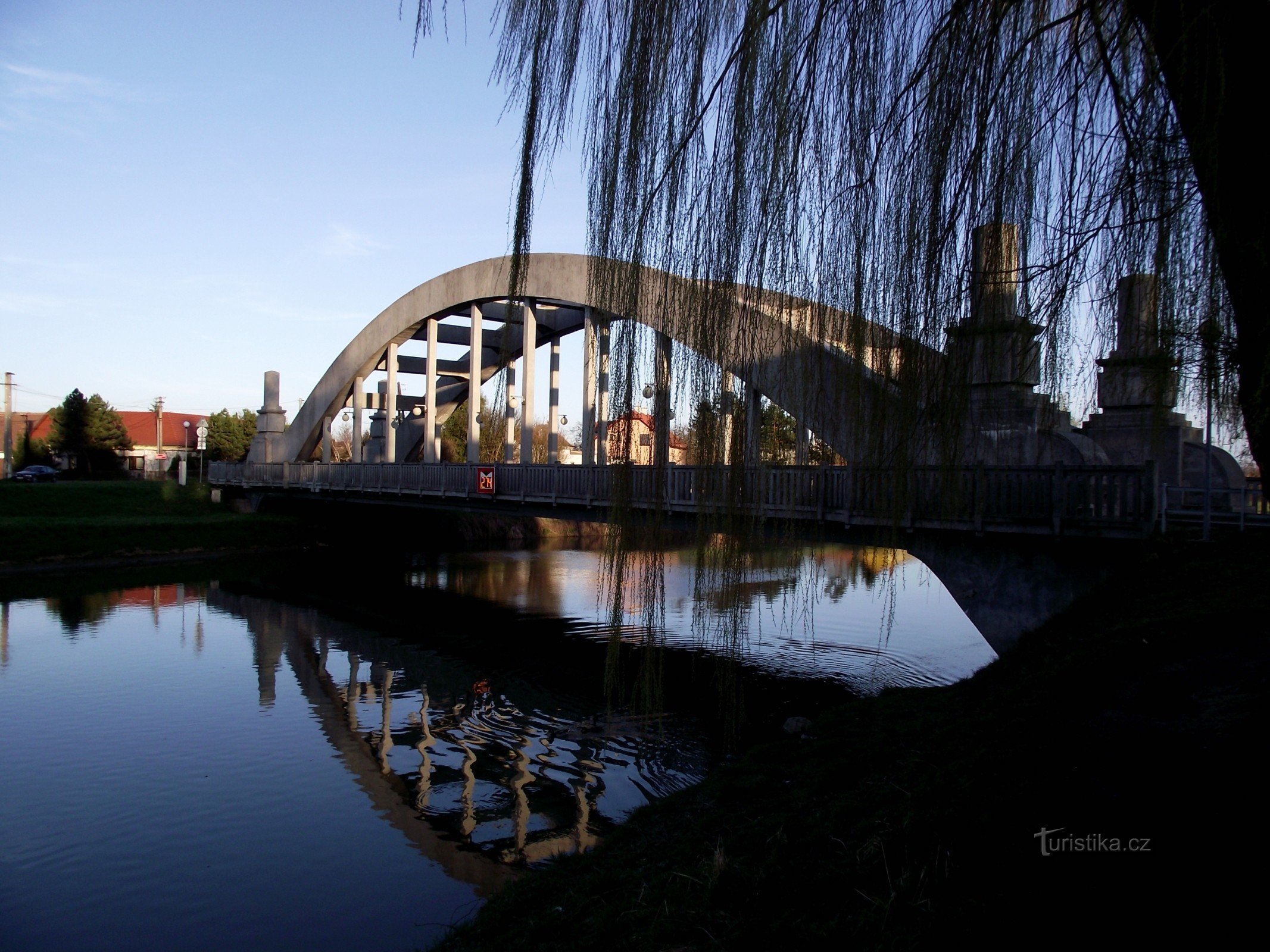 Uherský Ostroh – ponte em arco