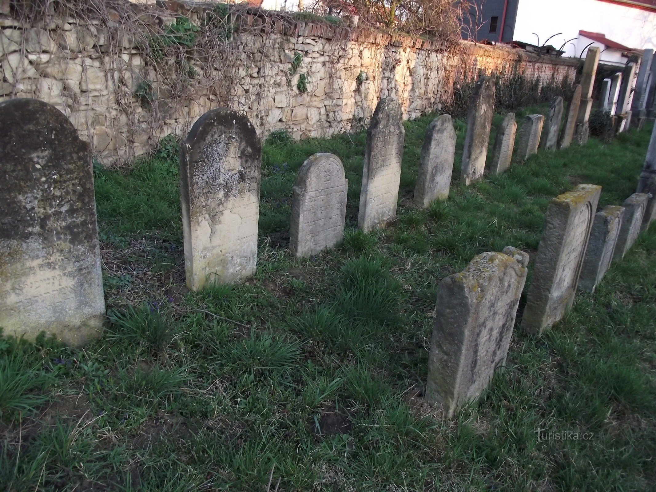 Uherský Ostroh – cimitirul evreiesc