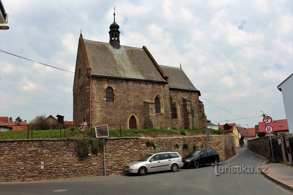 Uhlířské Janovice, crkva sv. Jilji pogled s juga