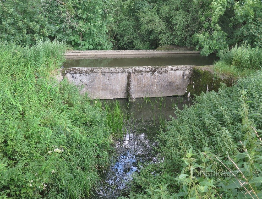 Uhřičice (près de Kojetín) - Aqueduc de Vantroka