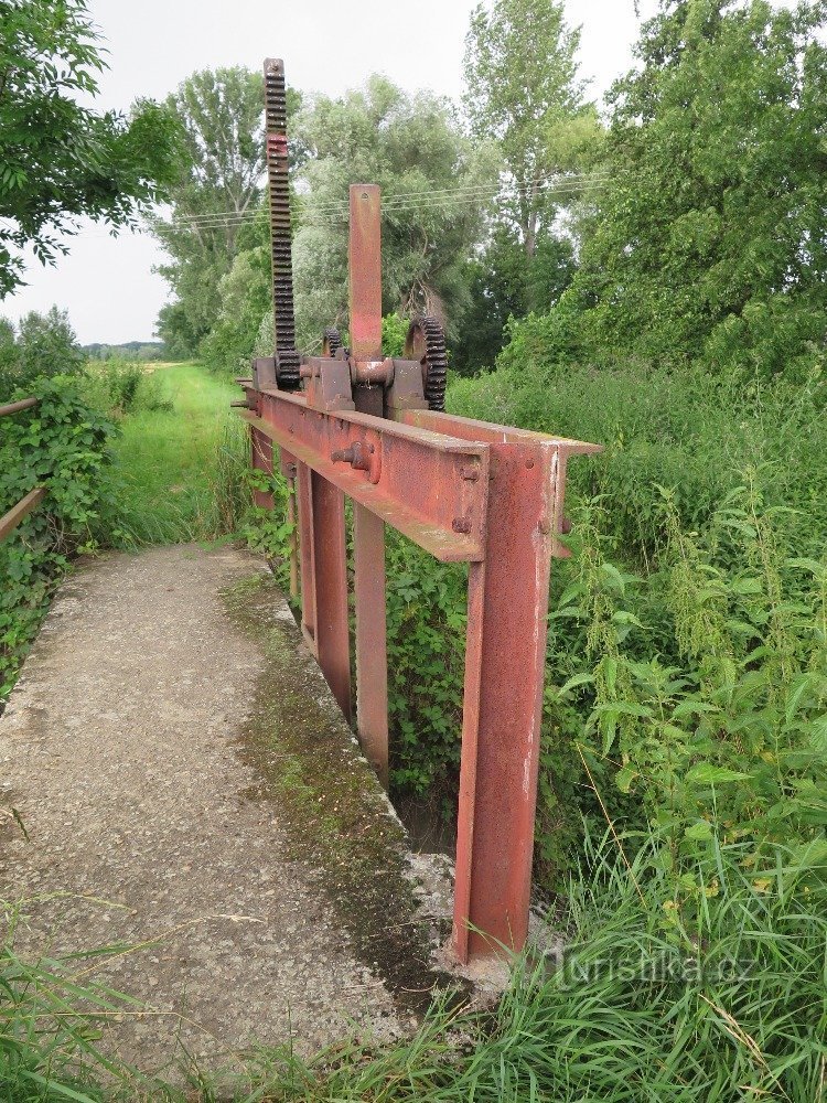 Uhřičice (nära Kojetín) – Vantroka-akvedukten