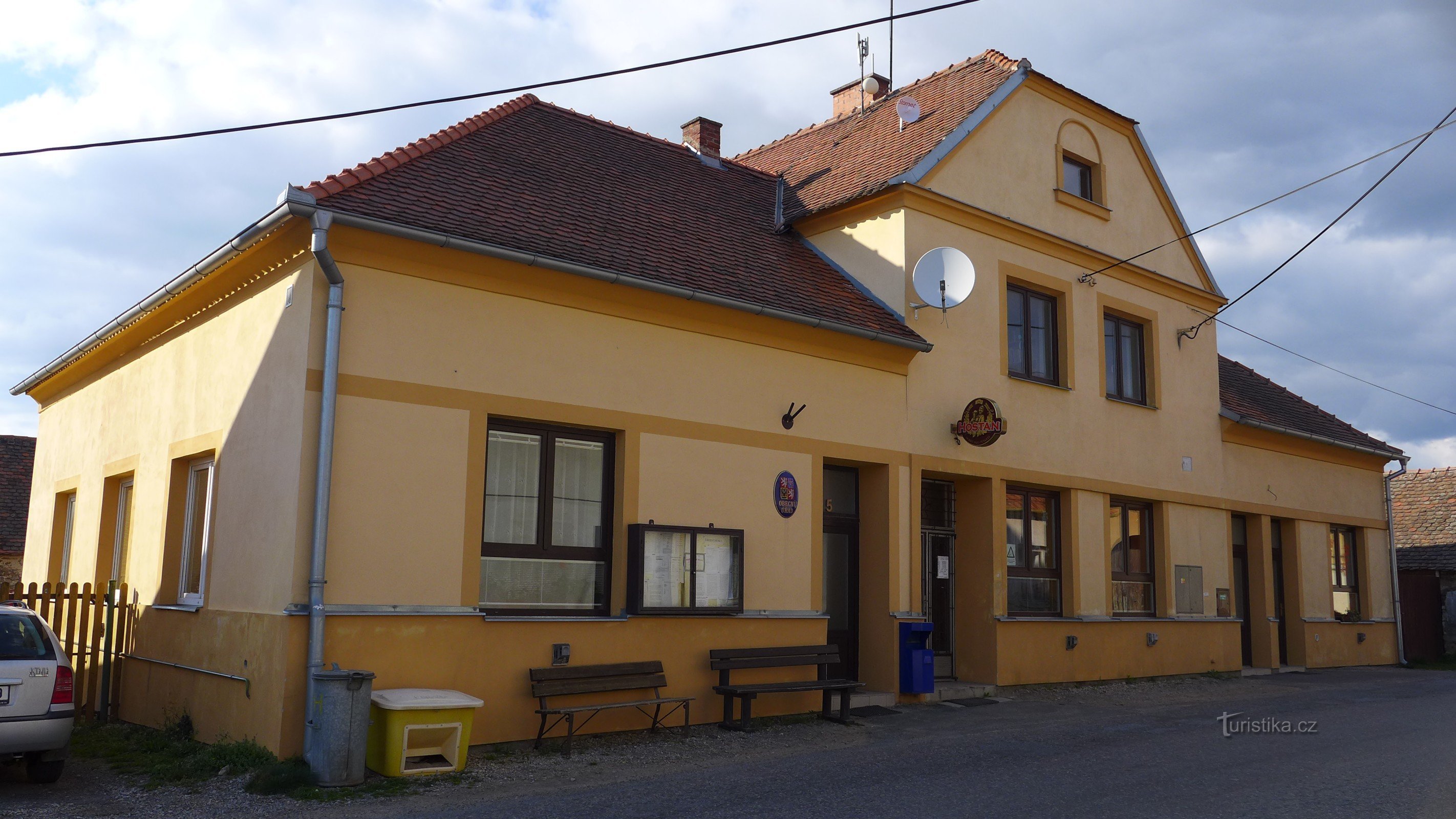 Újezd ​​​​- Gemeindeamt und Restaurant