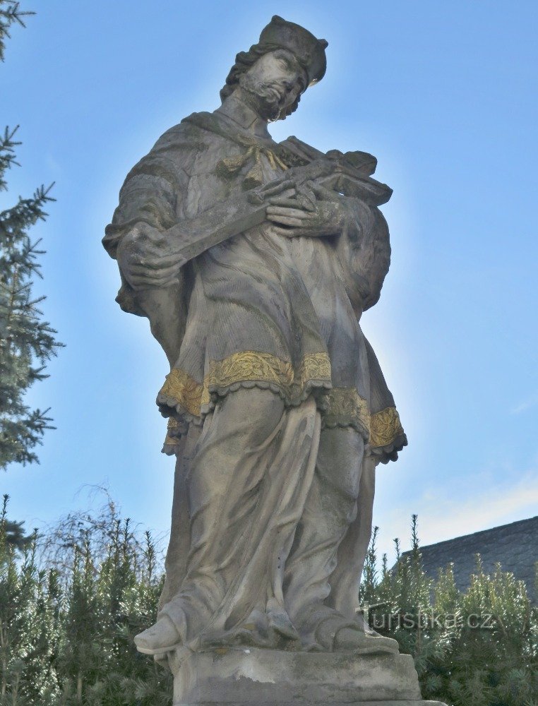 Újezd（靠近 Uničov） - 圣彼得雕像扬·内波穆基