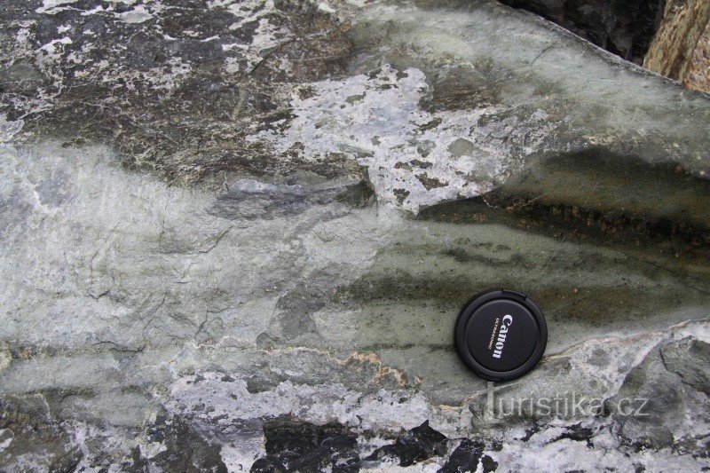 Vzorec kamnin v geoparku