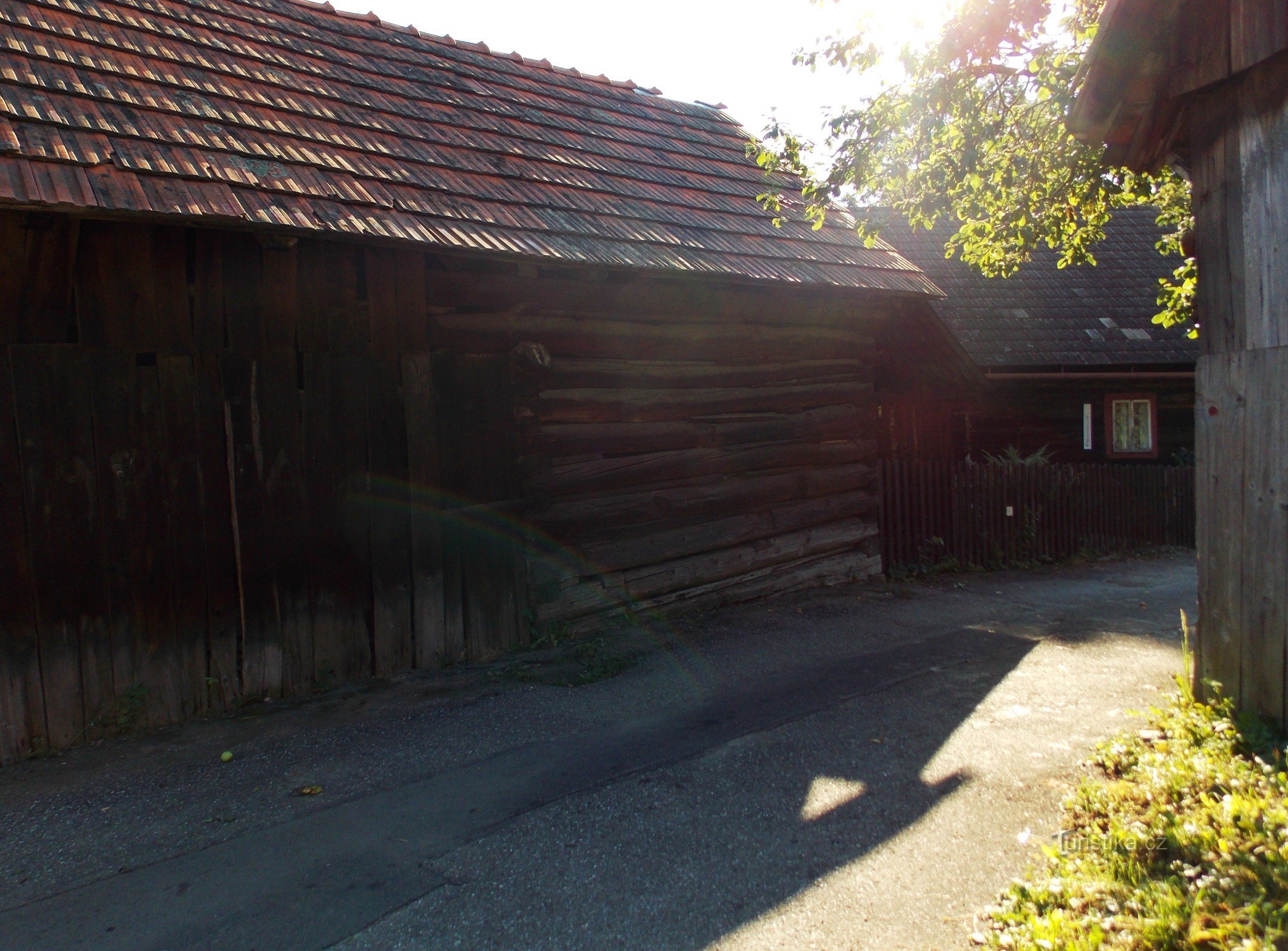 Beispiel der walachischen Volksarchitektur des Dorfes Prlov