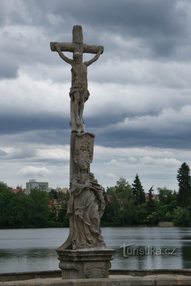 Crucificado con la Virgen María