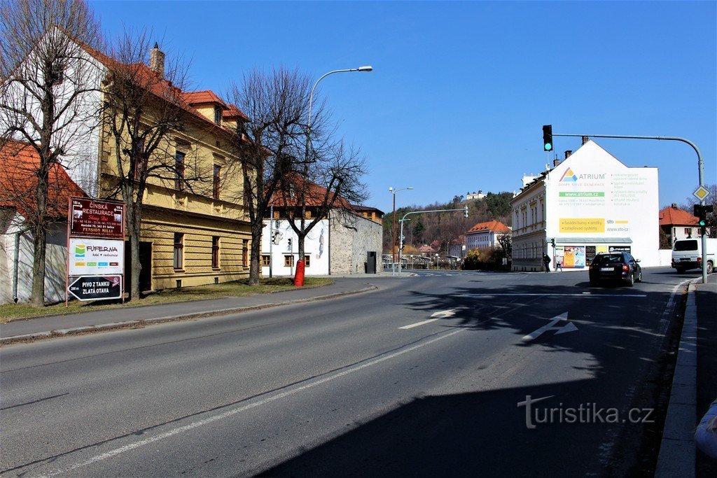Via Příkopy vicino al ponte