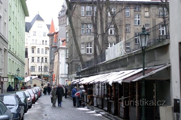 Strada U Starého hřbitov