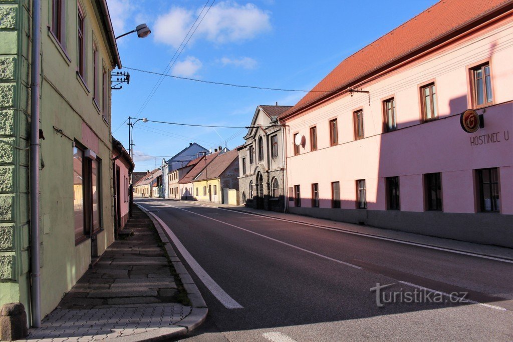 Gade fra pladsen