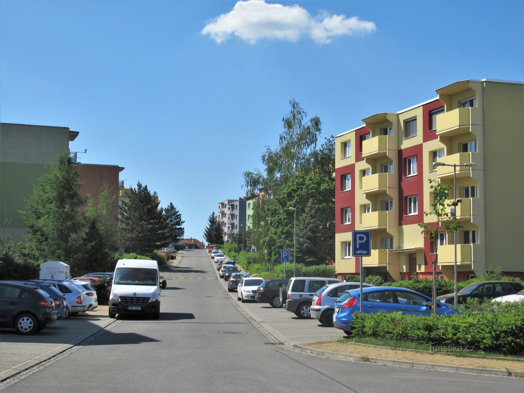Kopánky straat leidt naar de kruising U koupaliště