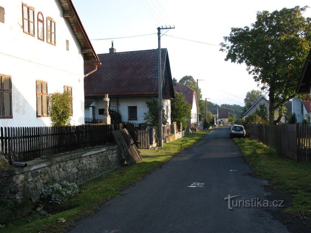 Piskořovの通りの村