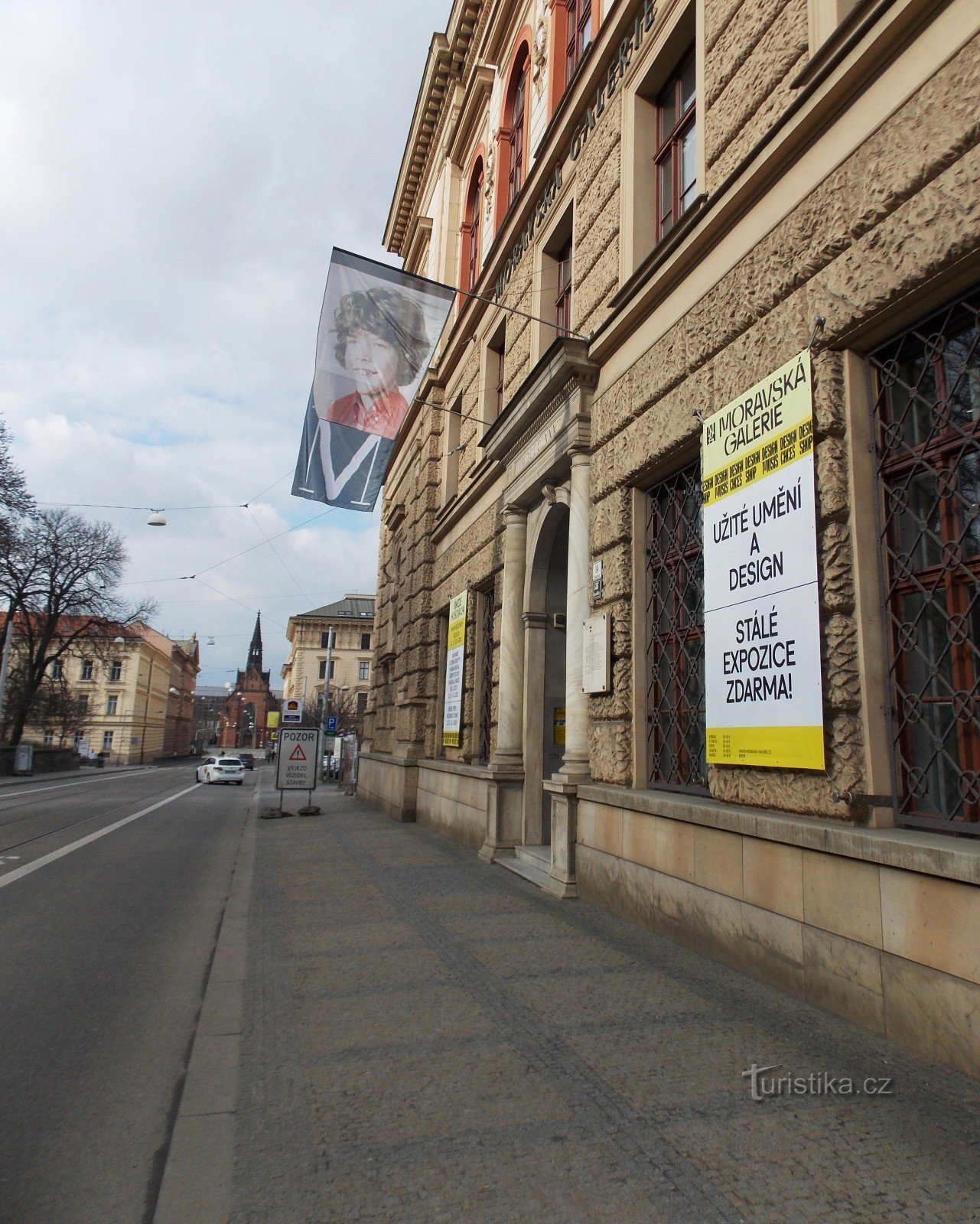 Taide- ja teollisuusmuseo Brnon Špilberkin alla