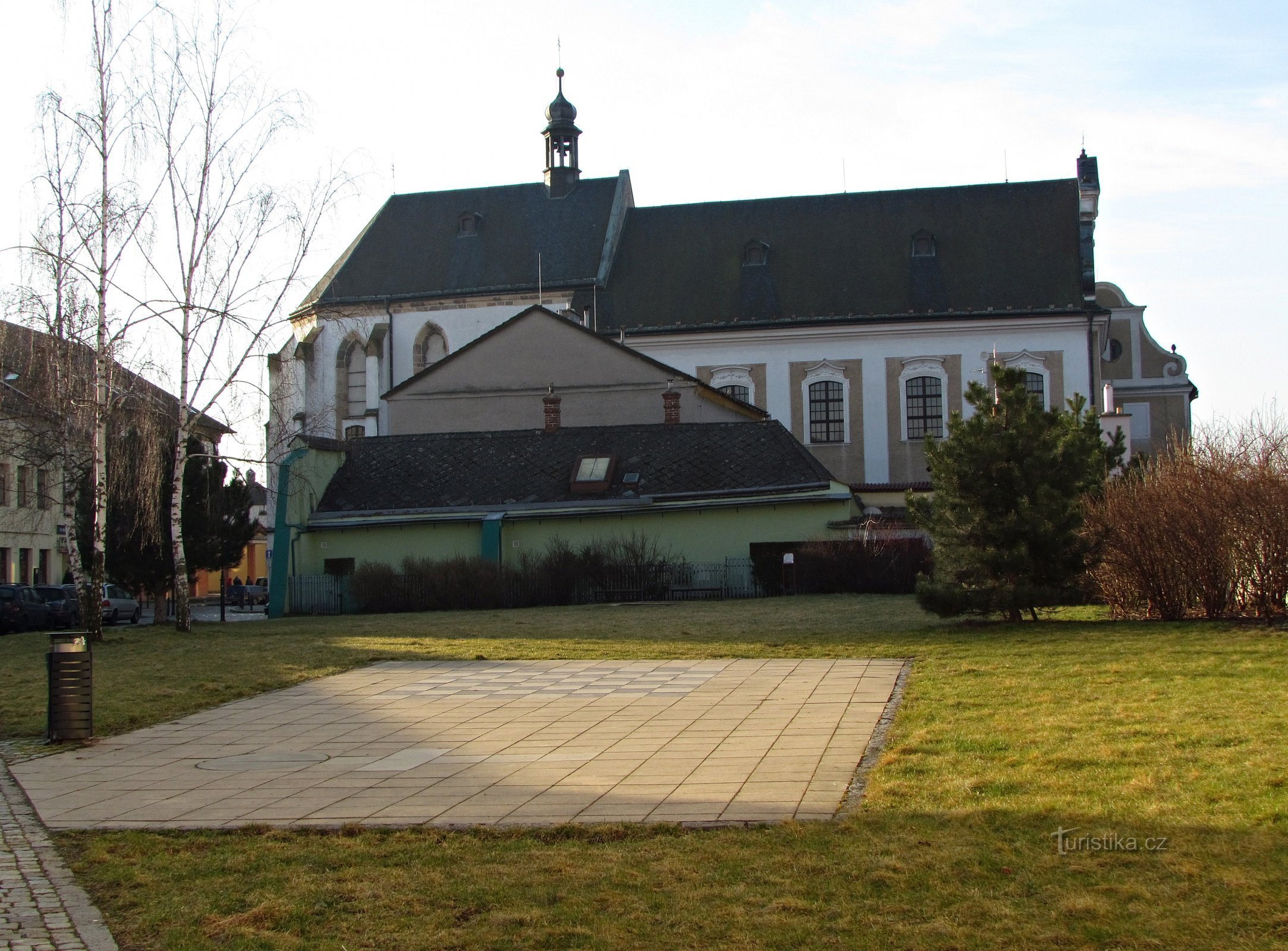 Uničov - Cerkev povišanja svetega križa in nekdanji minoritski samostan