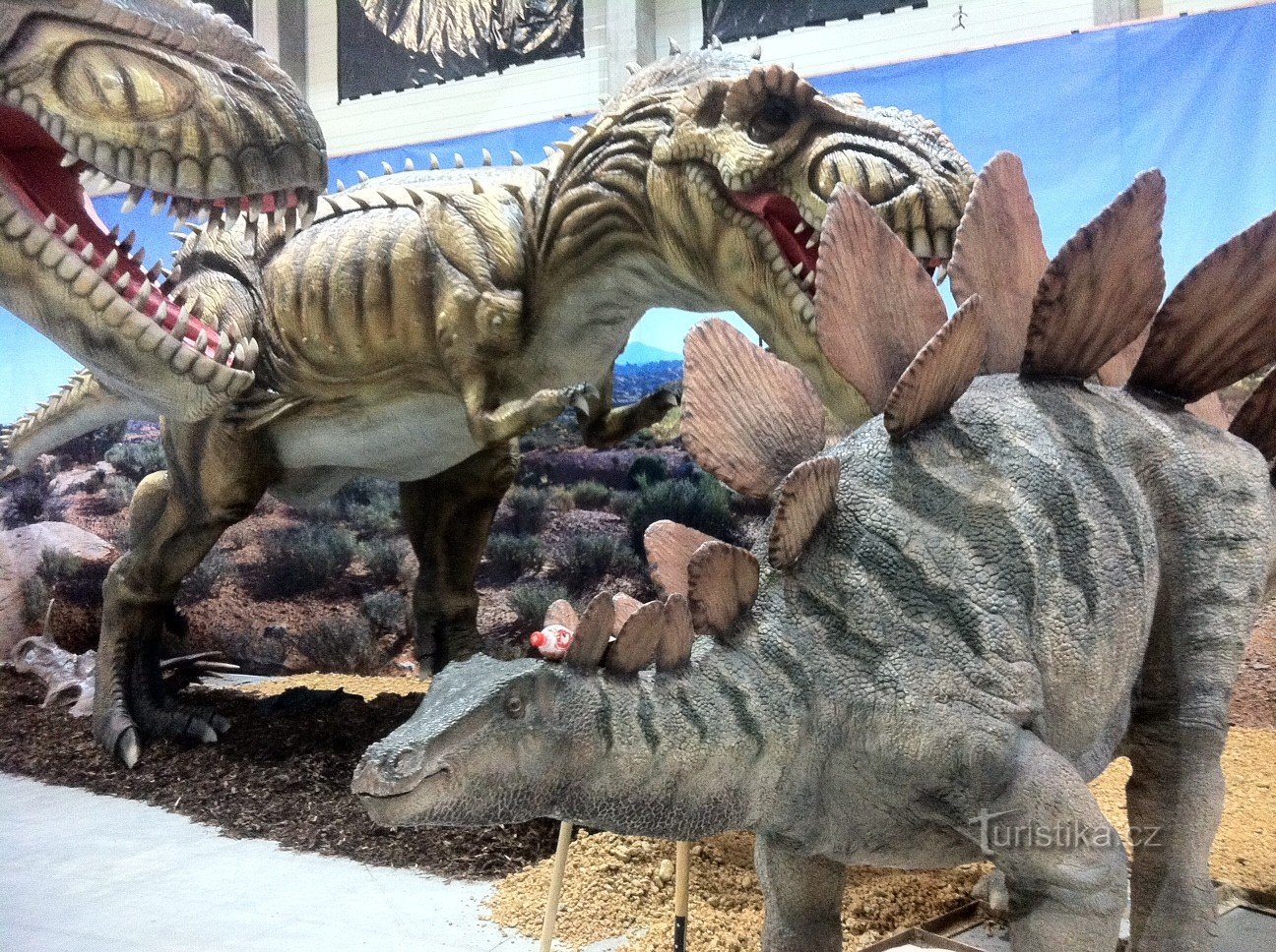 EXPOZIȚIE UNICA Întoarcerea dinozaurilor - DinoPark Tour 2015