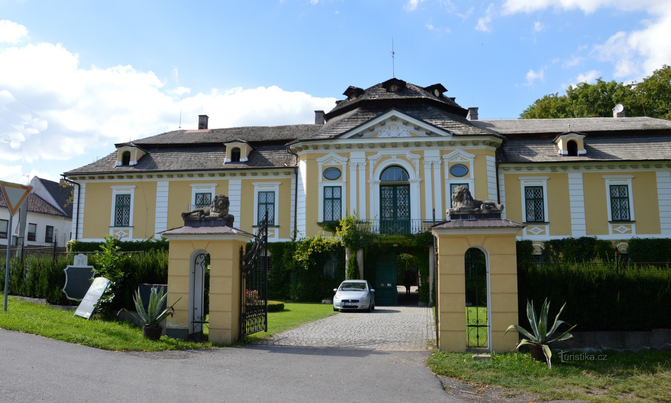 Úsobí - castle