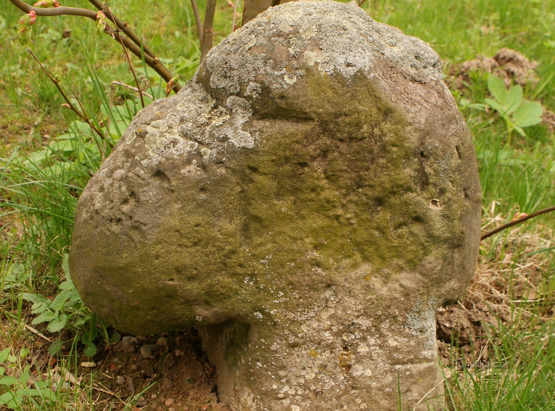 Úsov - Cruz de la Reconciliación