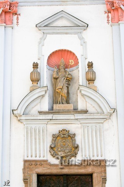 Ústí nad Labem - Pyhän Nikolauksen kirkko. Saint Adalbert ja Dominikaaninen luostari