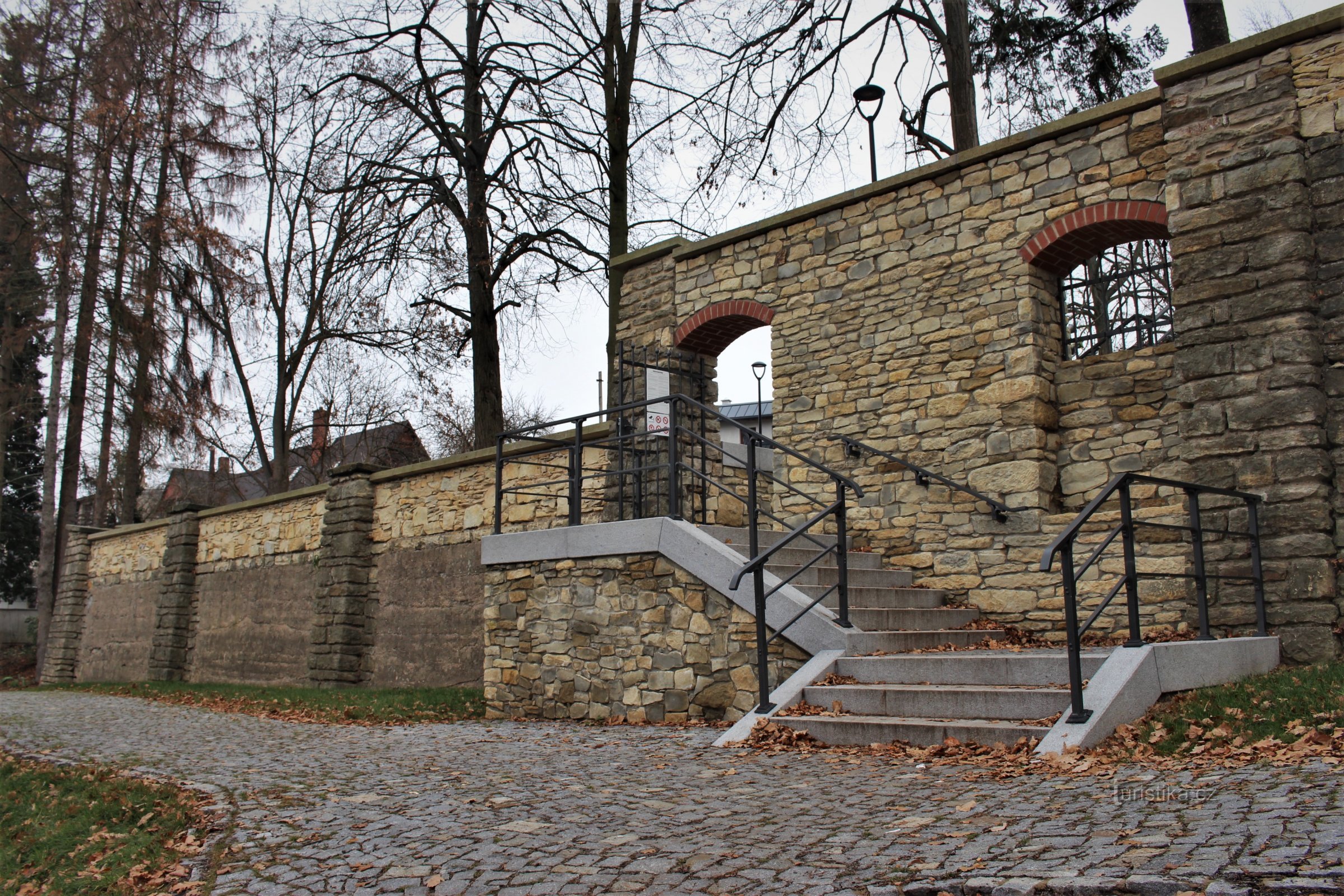 Ústí nad Orlicí - park by the church