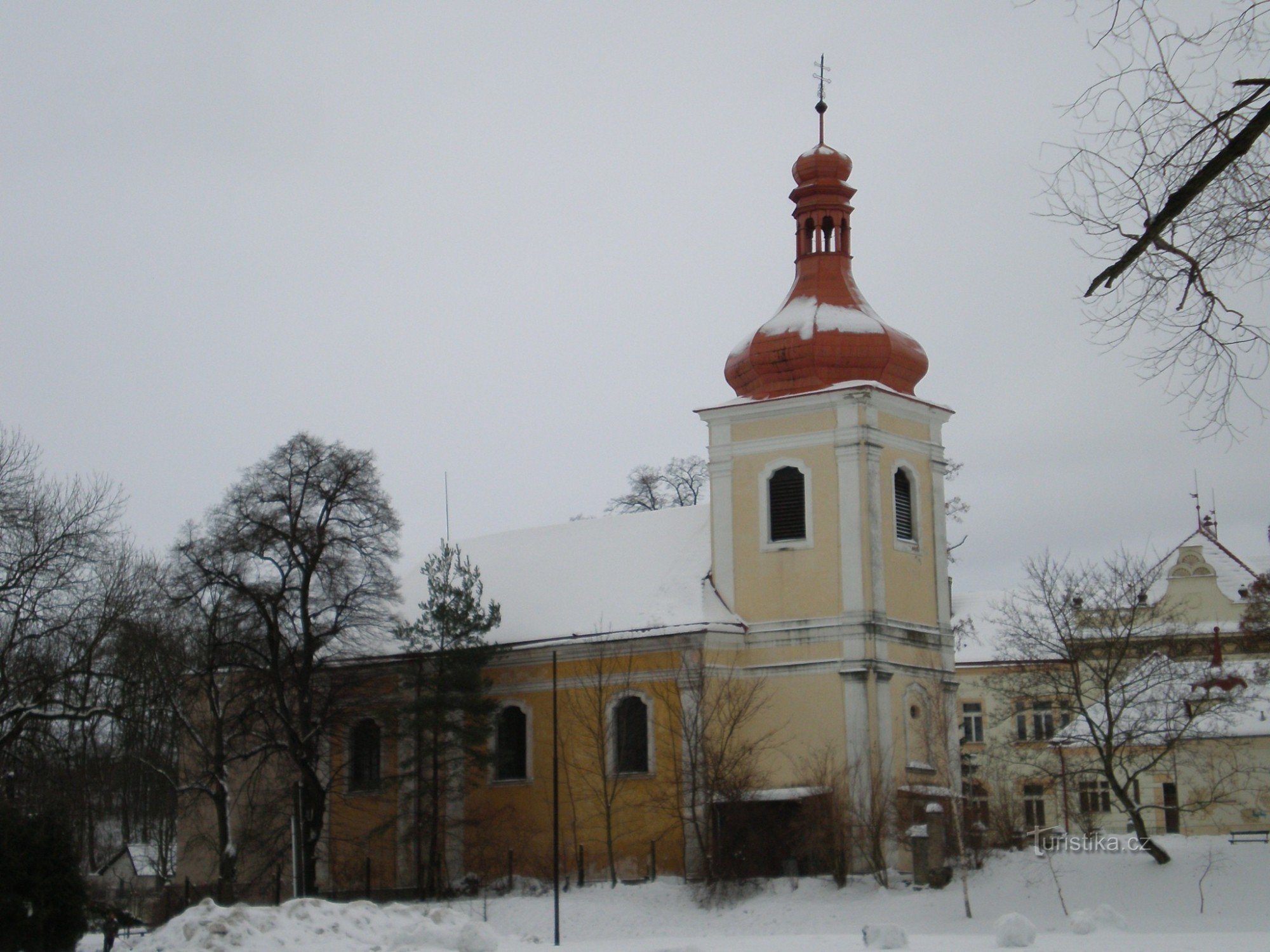 Uvaly - Église de l'Annonciation de Sainte-Marie