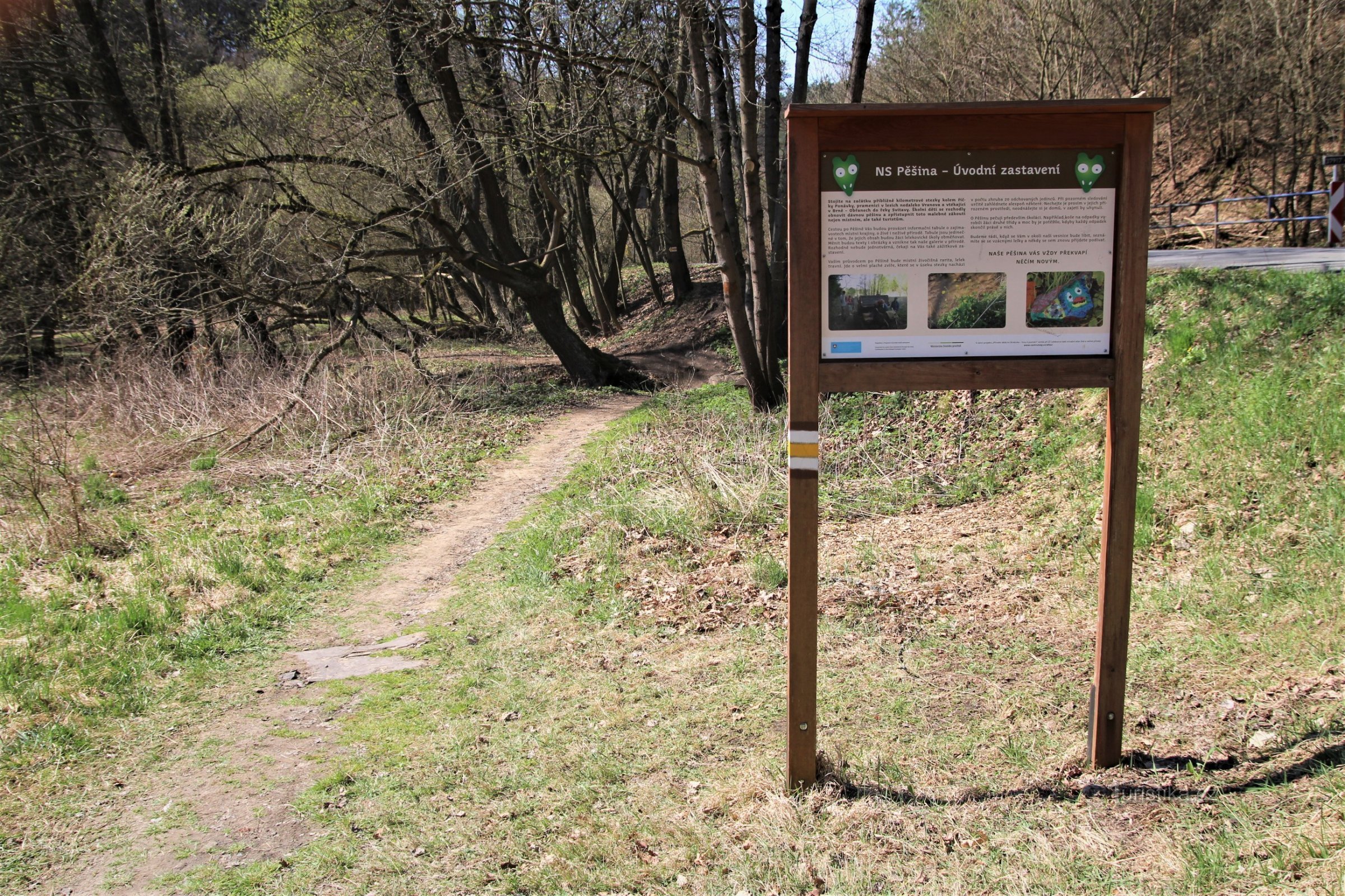 Kennismakingsbord aan het begin van de educatieve route