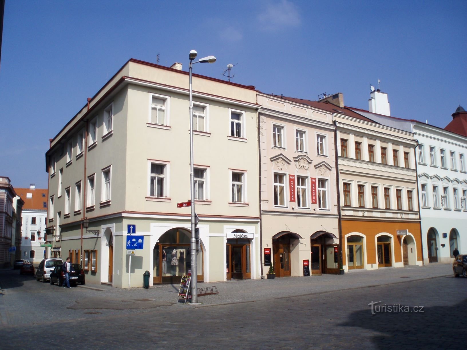 Uzká no. 138 and Velké náměstí no. 137-136 (Hradec Králové, 22.3.2012)