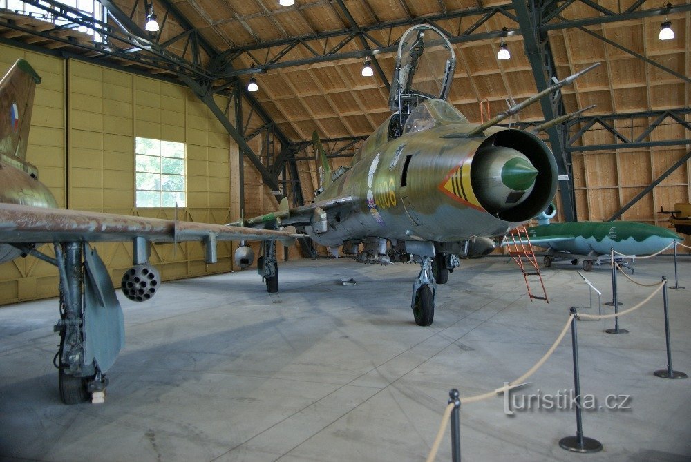 In de historische hangar nr. V