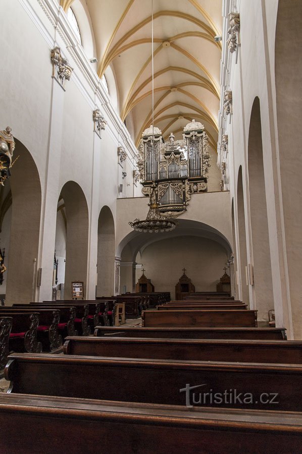 En la Iglesia del Sacrificio de la Virgen María