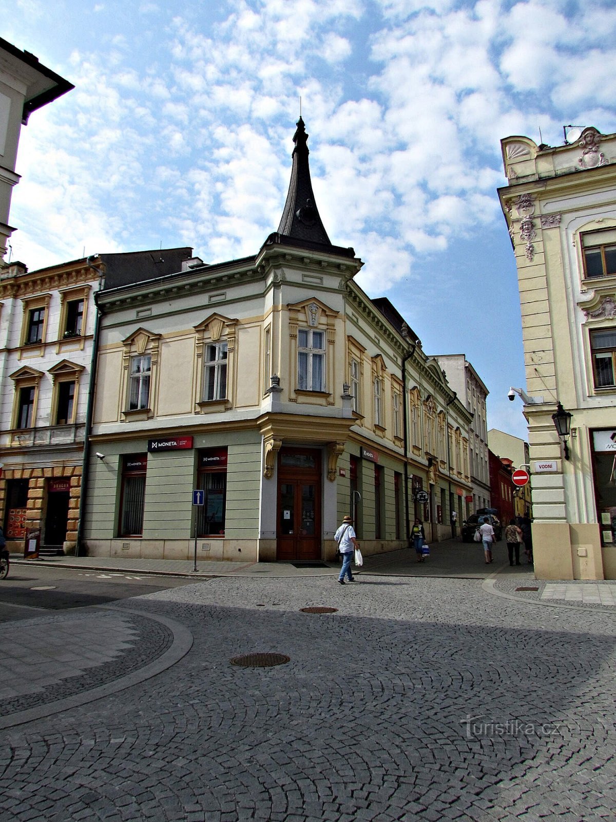 In Kroměříž bij het kasteel en in het groene onderkasteel