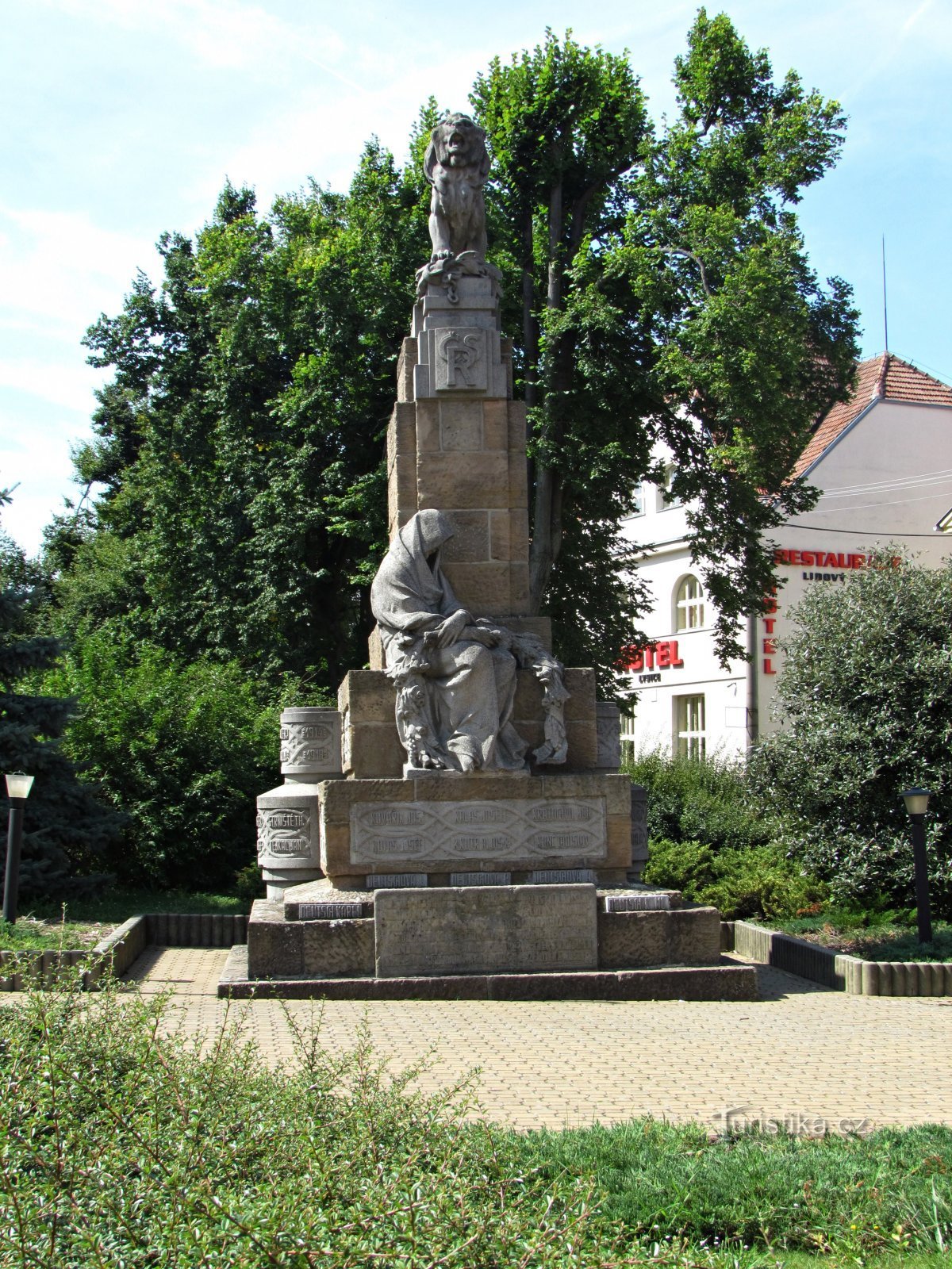 In Lysice im Schloss und im Keller