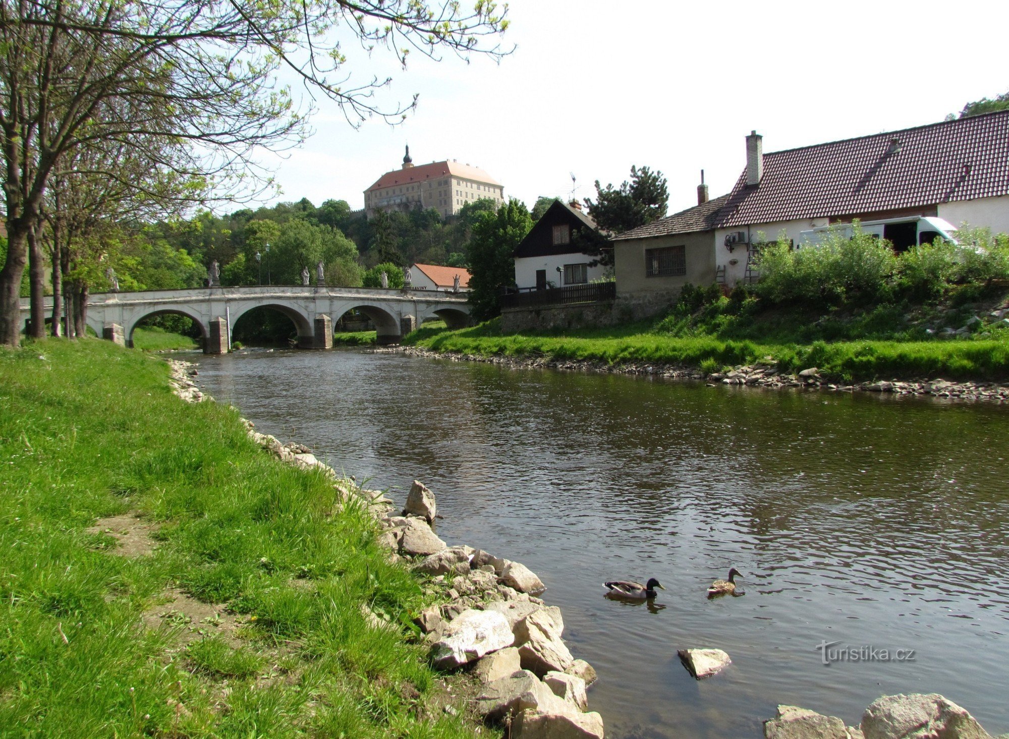 în Náměšt nad Oslavou