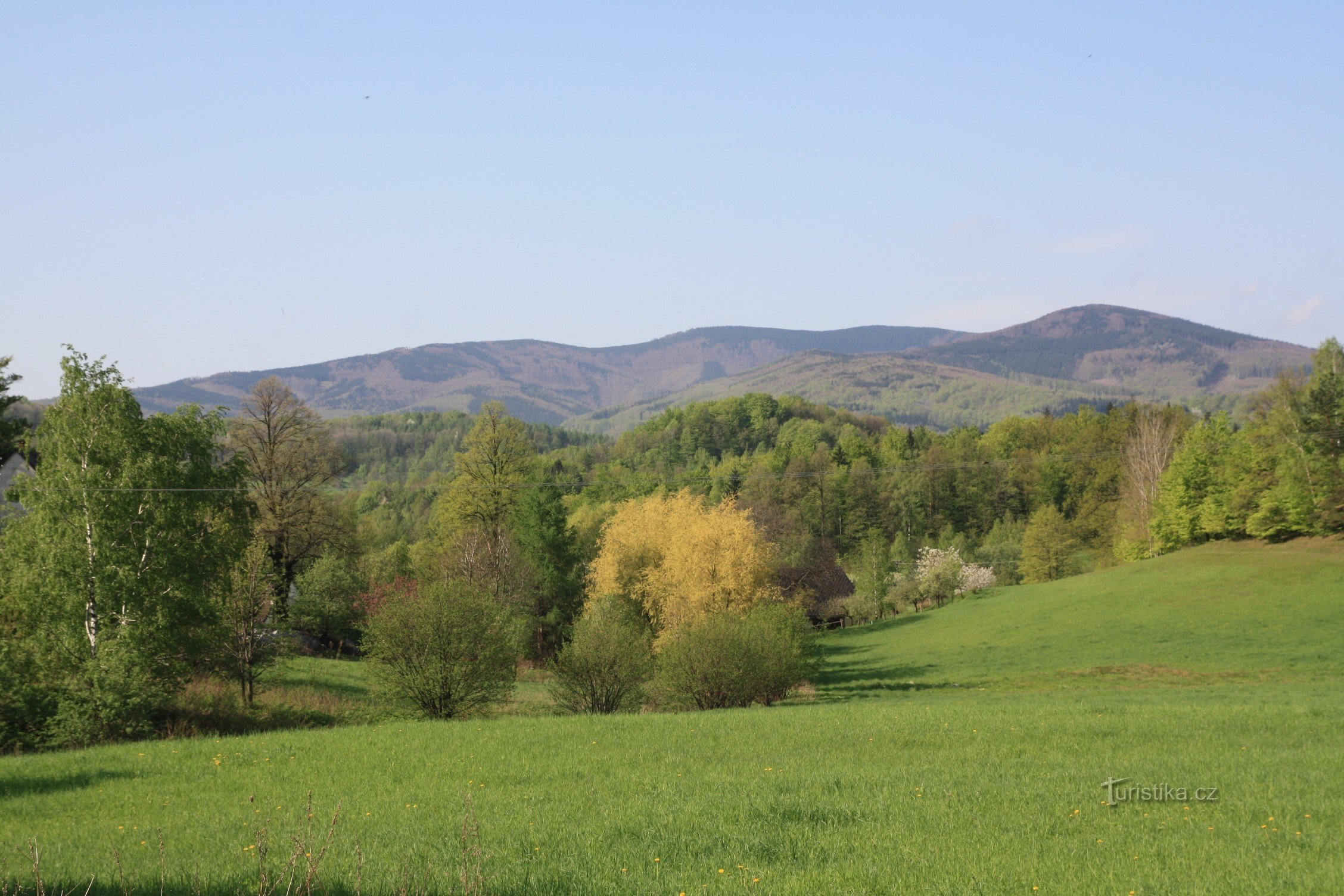 In the foreground the ridge of Vycpálku, in the background Rychlebská mountain