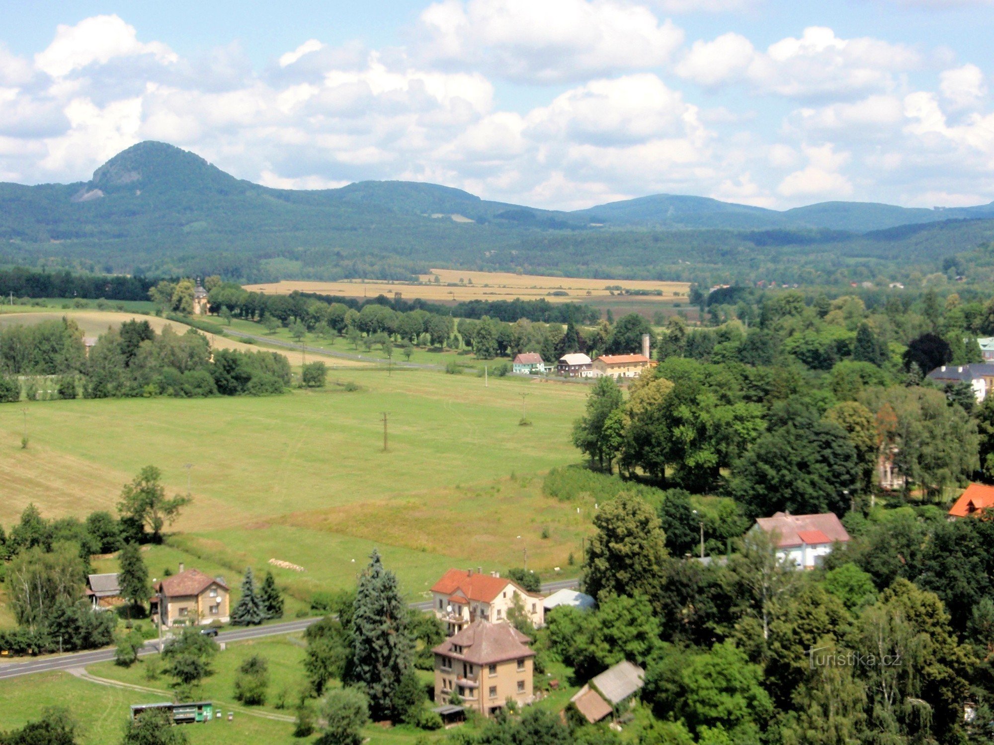 V ozadju Lužiških gora